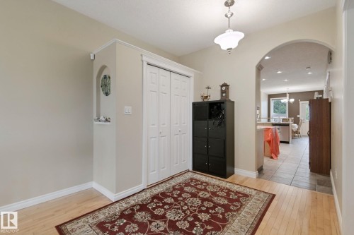 10416 69 Avenue Nw, Edmonton, AB - Indoor Photo Showing Other Room