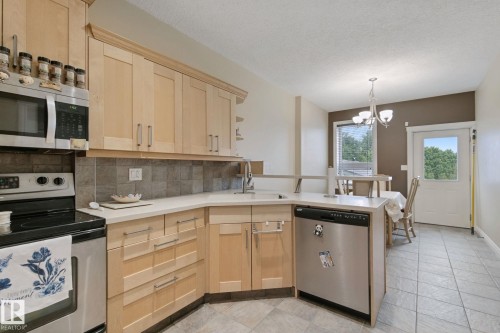 10416 69 Avenue Nw, Edmonton, AB - Indoor Photo Showing Kitchen