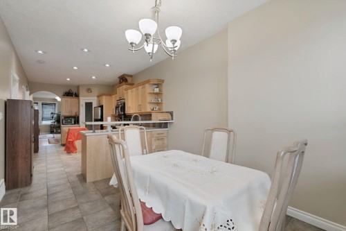 10416 69 Avenue Nw, Edmonton, AB - Indoor Photo Showing Dining Room