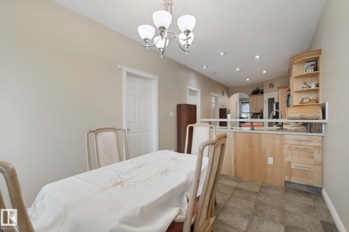 10416 69 Avenue Nw, Edmonton, AB - Indoor Photo Showing Dining Room