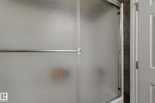 10416 69 Avenue Nw, Edmonton, AB - Indoor Photo Showing Bathroom