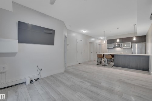 #105 10030 83 Av Nw, Edmonton, AB - Indoor Photo Showing Kitchen