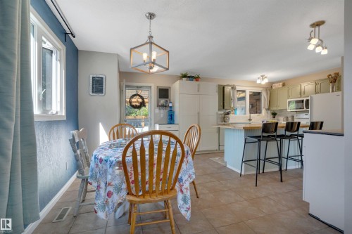5002 57 Avenue, Leduc, AB - Indoor Photo Showing Dining Room