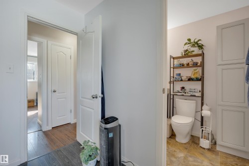 5002 57 Avenue, Leduc, AB - Indoor Photo Showing Bathroom