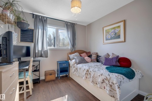 5002 57 Avenue, Leduc, AB - Indoor Photo Showing Bedroom