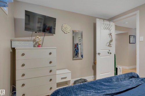5002 57 Avenue, Leduc, AB - Indoor Photo Showing Bedroom