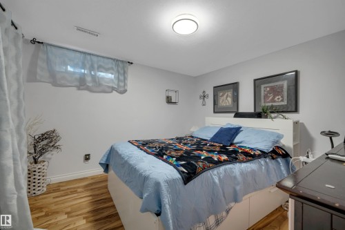 5002 57 Avenue, Leduc, AB - Indoor Photo Showing Bedroom