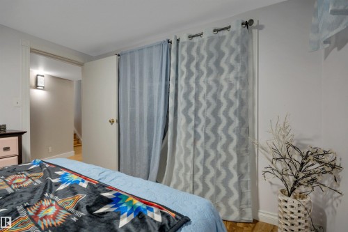 5002 57 Avenue, Leduc, AB - Indoor Photo Showing Bedroom
