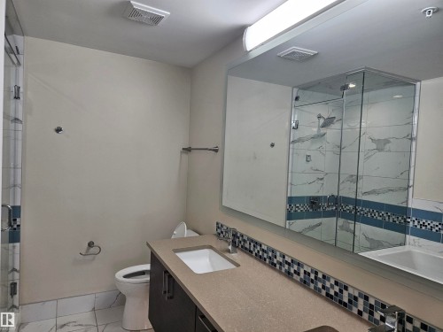 #207 11710 87 Av Nw, Edmonton, AB - Indoor Photo Showing Bathroom