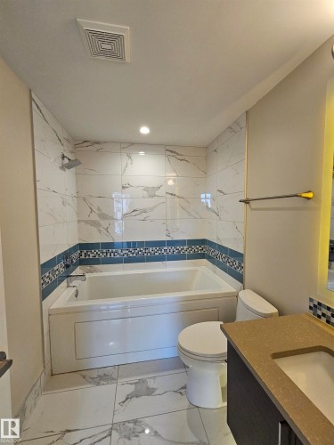 #207 11710 87 Av Nw, Edmonton, AB - Indoor Photo Showing Bathroom
