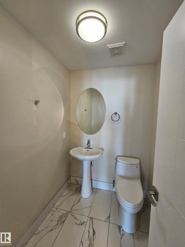 #207 11710 87 Av Nw, Edmonton, AB - Indoor Photo Showing Bathroom