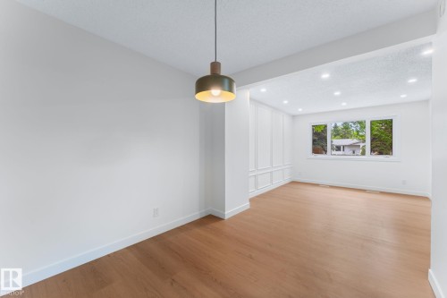 4 Belmead Gardens Nw, Edmonton, AB - Indoor Photo Showing Other Room