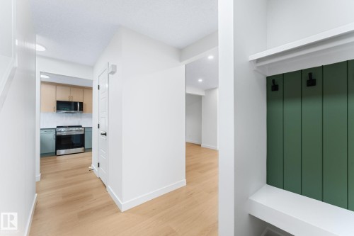 4 Belmead Gardens Nw, Edmonton, AB - Indoor