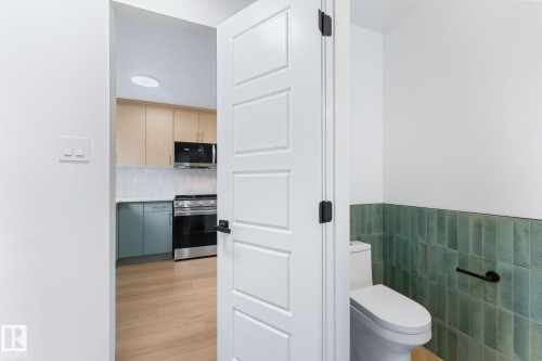 4 Belmead Gardens Nw, Edmonton, AB - Indoor Photo Showing Bathroom