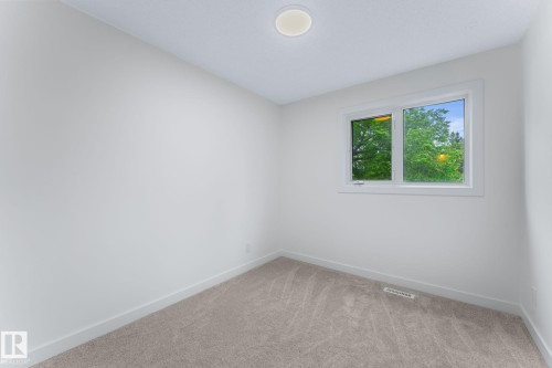 4 Belmead Gardens Nw, Edmonton, AB - Indoor Photo Showing Other Room