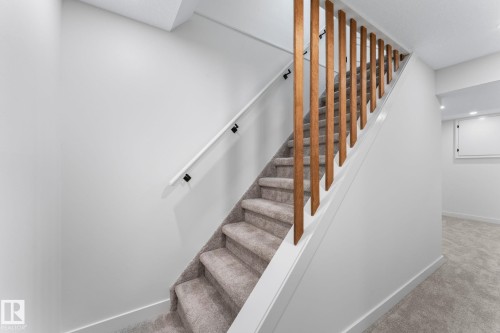 4 Belmead Gardens Nw, Edmonton, AB - Indoor Photo Showing Other Room