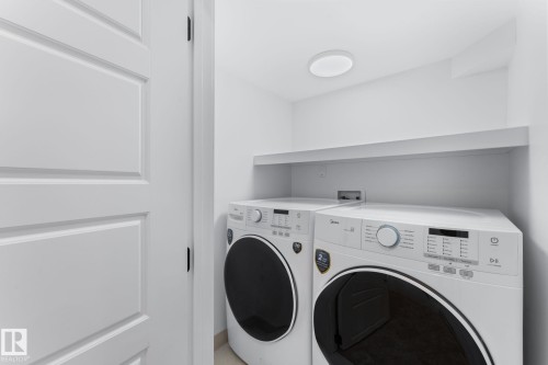 4 Belmead Gardens Nw, Edmonton, AB - Indoor Photo Showing Laundry Room