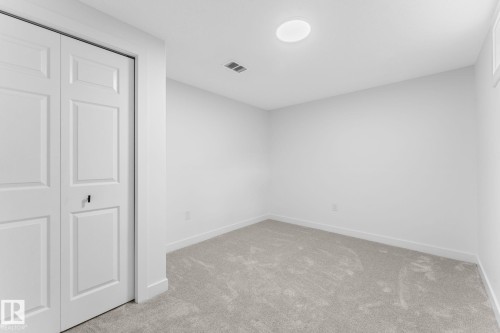 4 Belmead Gardens Nw, Edmonton, AB - Indoor Photo Showing Other Room
