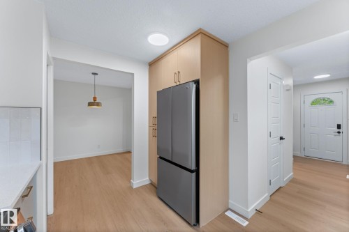 4 Belmead Gardens Nw, Edmonton, AB - Indoor