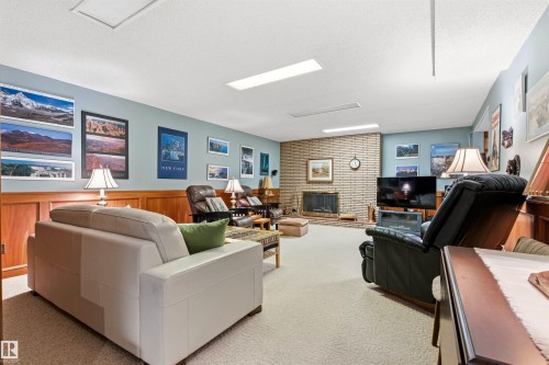 6308 131 Street Nw, Edmonton, AB - Indoor