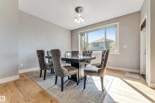 704 172 St Sw, Edmonton, AB - Indoor Photo Showing Dining Room