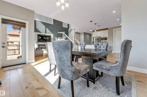 704 172 St Sw, Edmonton, AB - Indoor Photo Showing Dining Room