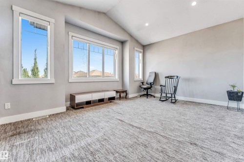 704 172 St Sw, Edmonton, AB - Indoor