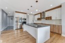 704 172 St Sw, Edmonton, AB  - Indoor Photo Showing Kitchen With Upgraded Kitchen 