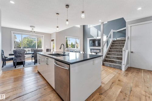704 172 St Sw, Edmonton, AB - Indoor Photo Showing Kitchen With Double Sink With Upgraded Kitchen