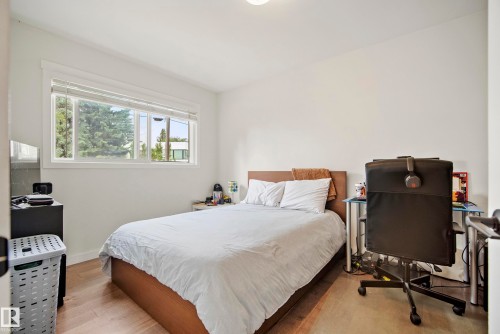 7008 91 Avenue Nw, Edmonton, AB - Indoor Photo Showing Bedroom