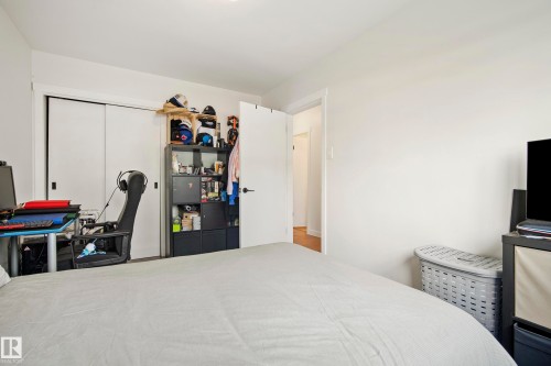 7008 91 Avenue Nw, Edmonton, AB - Indoor Photo Showing Bedroom