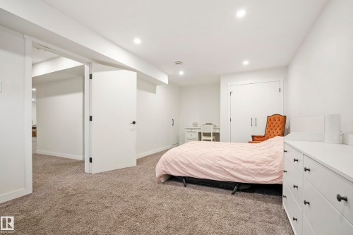 7008 91 Avenue Nw, Edmonton, AB - Indoor Photo Showing Bedroom
