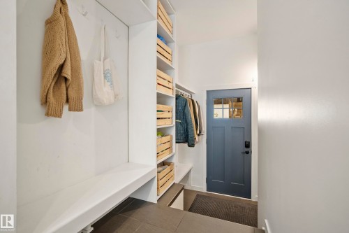 7008 91 Avenue Nw, Edmonton, AB - Indoor Photo Showing Other Room