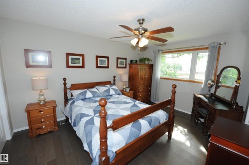10219 155 Avenue Nw, Edmonton, AB - Indoor Photo Showing Bedroom