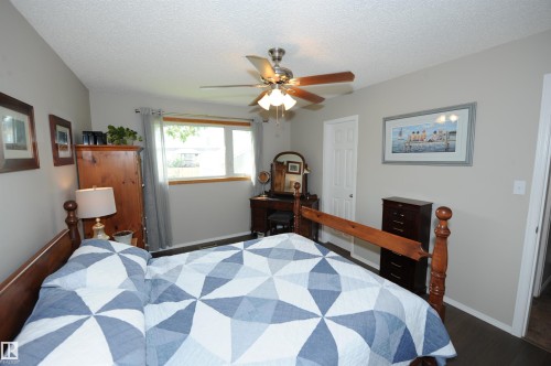 10219 155 Avenue Nw, Edmonton, AB - Indoor Photo Showing Other Room