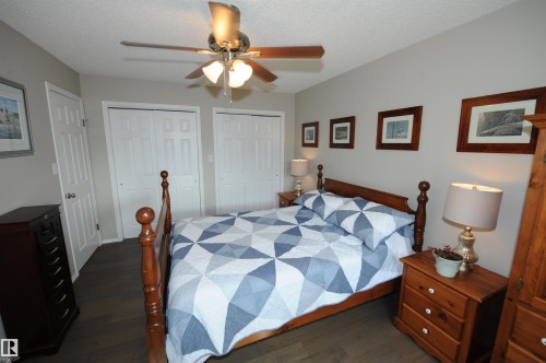 10219 155 Avenue Nw, Edmonton, AB - Indoor Photo Showing Bedroom