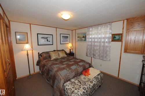 10219 155 Avenue Nw, Edmonton, AB - Indoor Photo Showing Bedroom