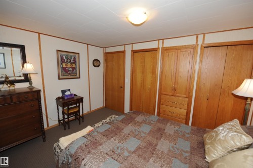 10219 155 Avenue Nw, Edmonton, AB - Indoor Photo Showing Bedroom