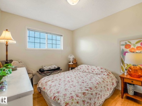 4031 38 Street Nw, Edmonton, AB - Indoor Photo Showing Bedroom