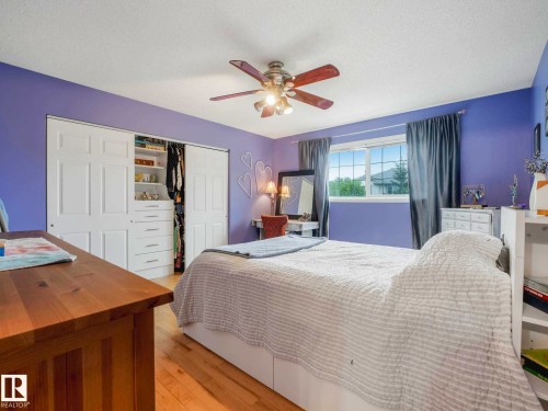 4031 38 Street Nw, Edmonton, AB - Indoor Photo Showing Bedroom