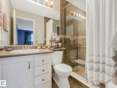 4031 38 Street Nw, Edmonton, AB - Indoor Photo Showing Bathroom