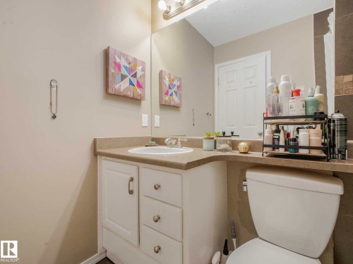 4031 38 Street Nw, Edmonton, AB - Indoor Photo Showing Bathroom