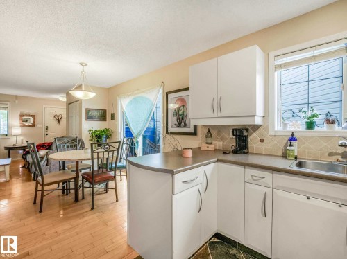 4031 38 Street Nw, Edmonton, AB - Indoor