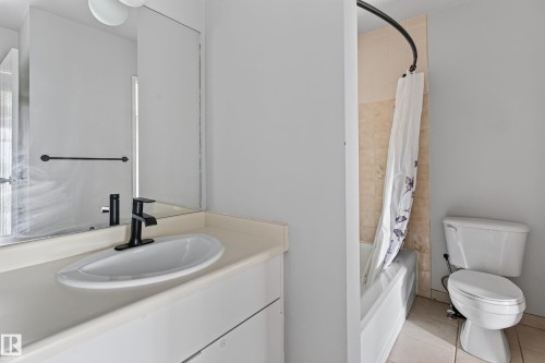 #304 24 Alpine Pl, St. Albert, AB - Indoor Photo Showing Bathroom
