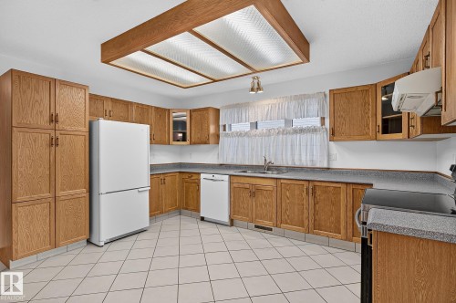 5814 181 Street Nw, Edmonton, AB - Indoor Photo Showing Kitchen