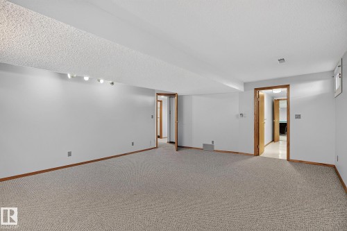 5814 181 Street Nw, Edmonton, AB - Indoor Photo Showing Other Room
