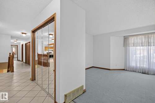 5814 181 Street Nw, Edmonton, AB - Indoor Photo Showing Other Room