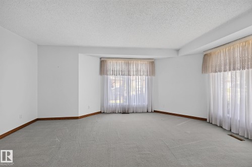 5814 181 Street Nw, Edmonton, AB - Indoor Photo Showing Other Room