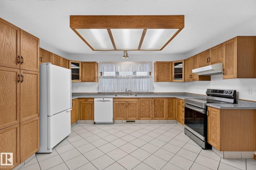 5814 181 Street Nw, Edmonton, AB - Indoor Photo Showing Kitchen With Double Sink