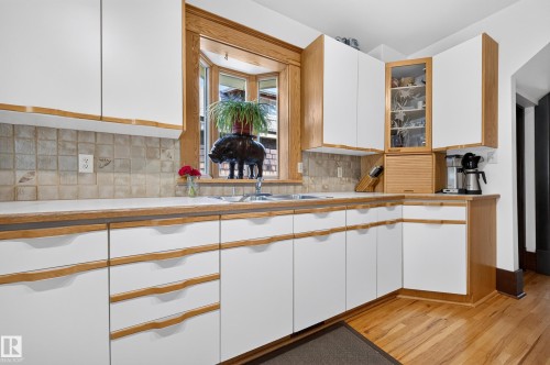 9662 85 Avenue Nw, Edmonton, AB - Indoor Photo Showing Kitchen With Double Sink